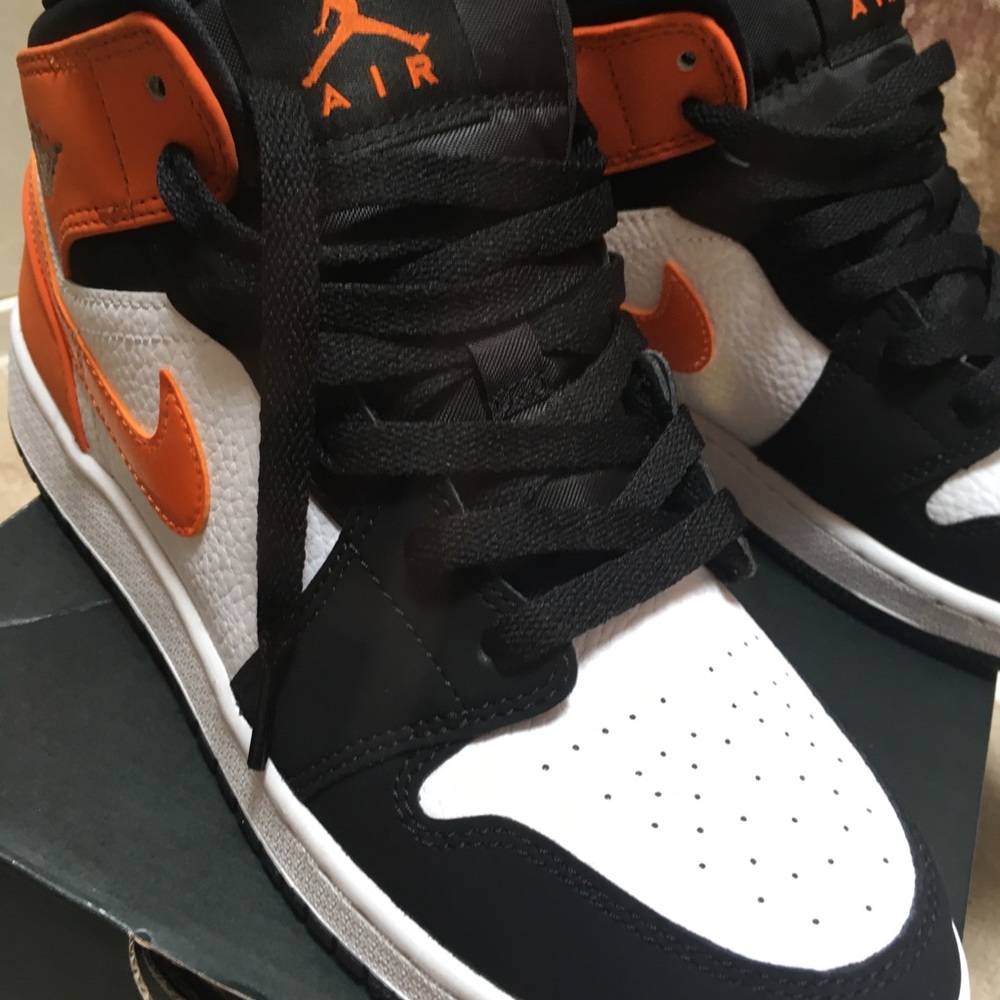 Jordan 1 shattered backboard mids